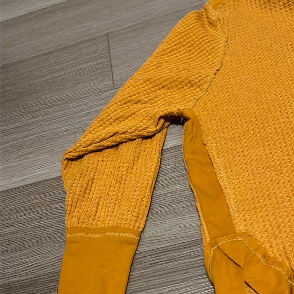 Women's Mustard Top - Picture 2 of 6